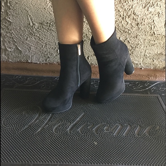 perfect BAMBOO vegan suede almond toe BOOTIES - Picture 2 of 7